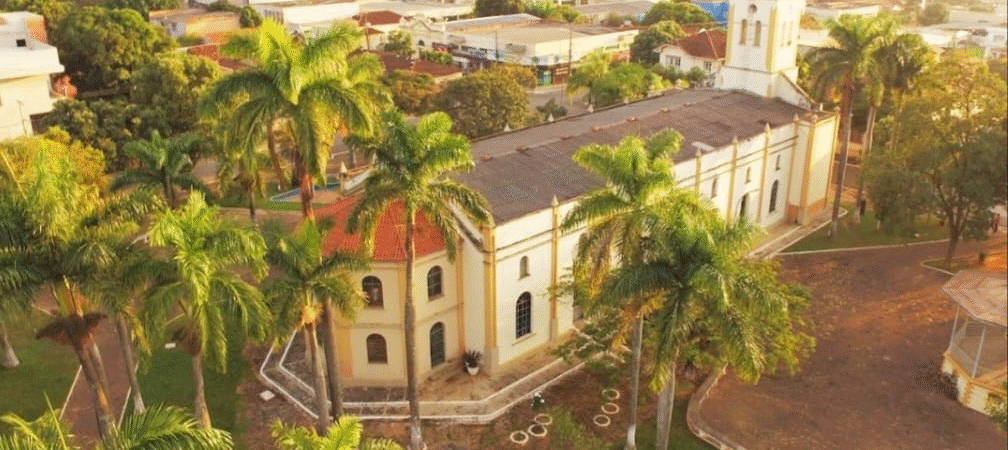 Abaeté: discovering the land of the strong man and the great diamond